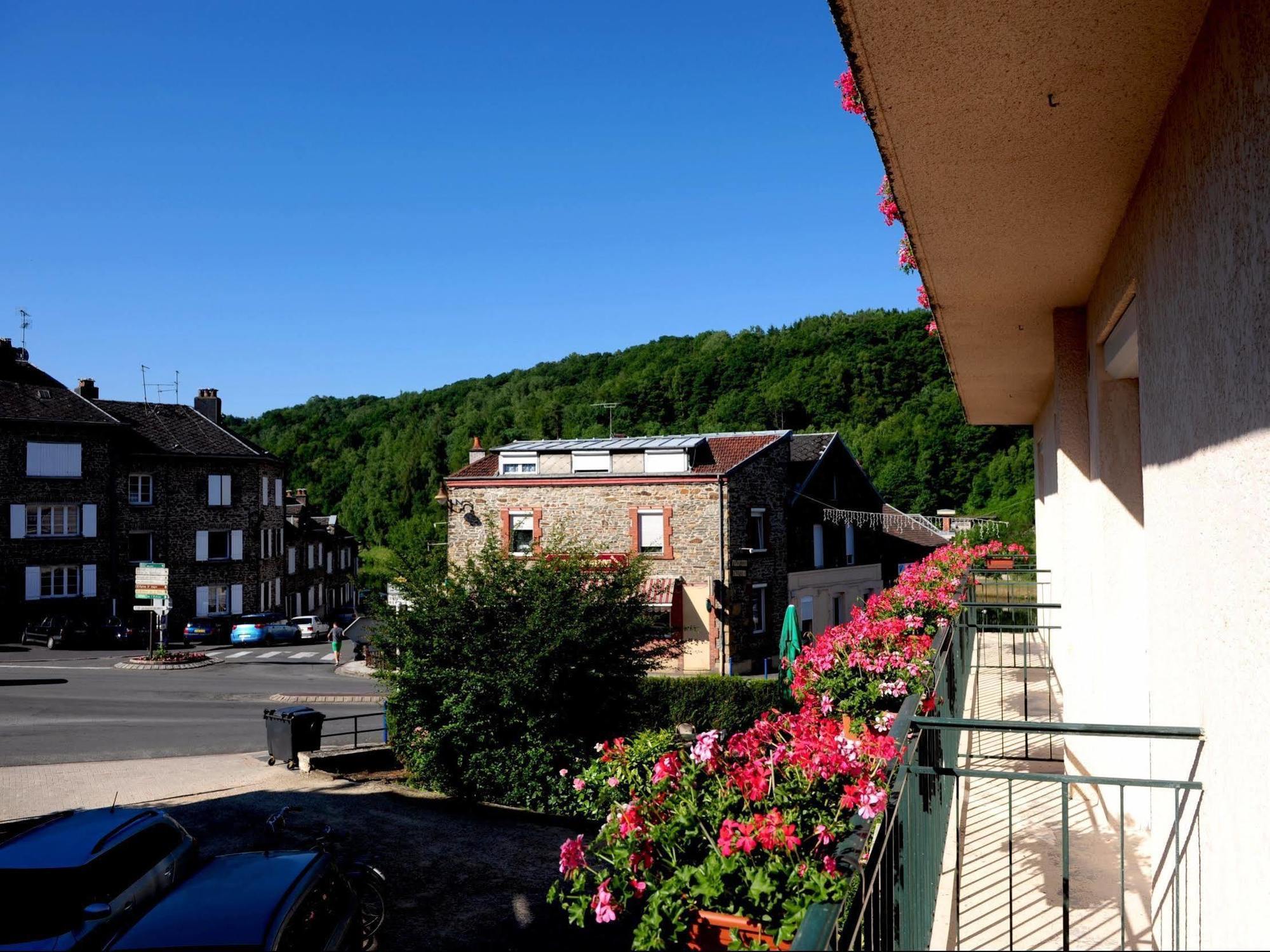 Hotel Logis Le Franco Belge Monthermé Exteriér fotografie